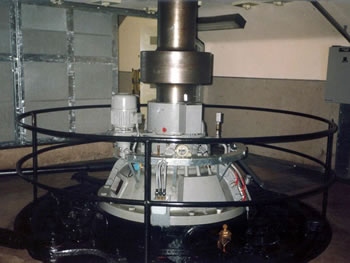 Montaggi elettromeccanici in una centrale idroelettrica, archivio A.E.E.